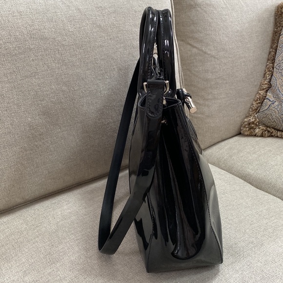 Longchamp midnight blue patent leather Satchel with strap. - Picture 3 of 6